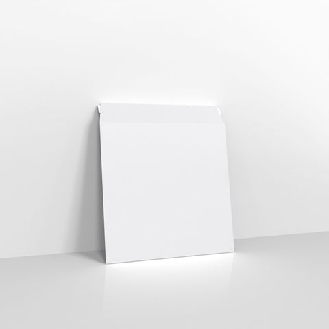 Weiße Premium-Umschläge mit Haftklebeverschluss, 180 g/m²