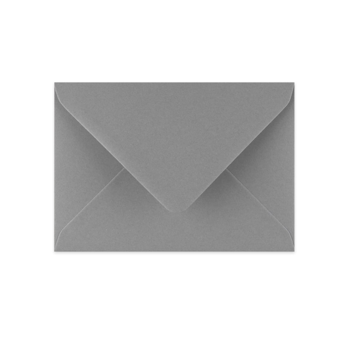 C6 pelēka Lielbritānijā ražota gumijota V-veida aploksne (114 x 162 mm)