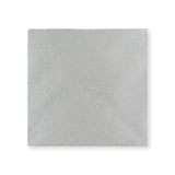 Apsveikuma kartītes aploksne ar metāla sudraba gumijotu V-veida atloku (130 x 130 mm)