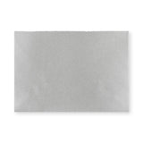Apsveikuma kartītes aploksne ar metāla sudraba gumijotu V-veida atloku (133 x 184 mm)