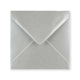 Metallisk sølvkonvolut 140x140 mm