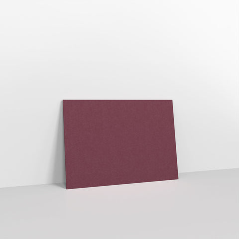 Obálky s perleťovým efektom v baklažánovej farbe
