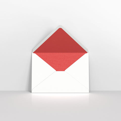 Kuverte obložene bijelim i crvenim fancy papirom